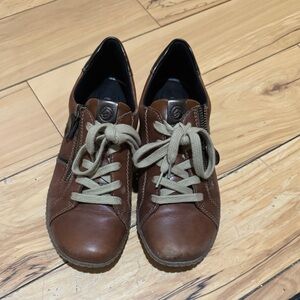 Remonte size 37 tan shoes in EUC